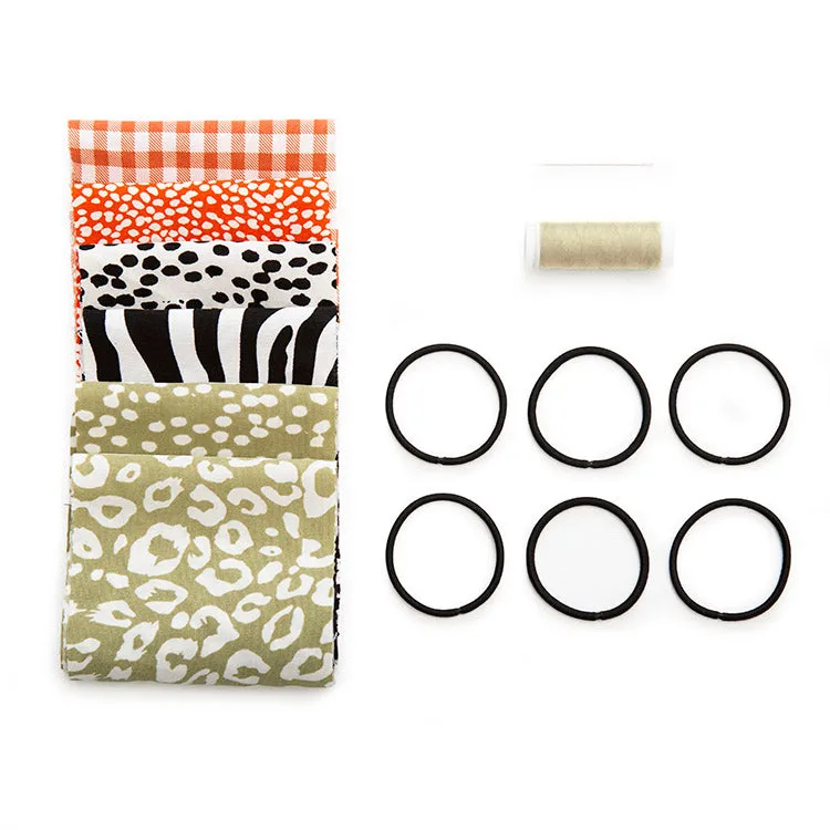 Kikkerland Crafters DIY Scrunchie Kit Haargummi Bastelset 6 Stoffe