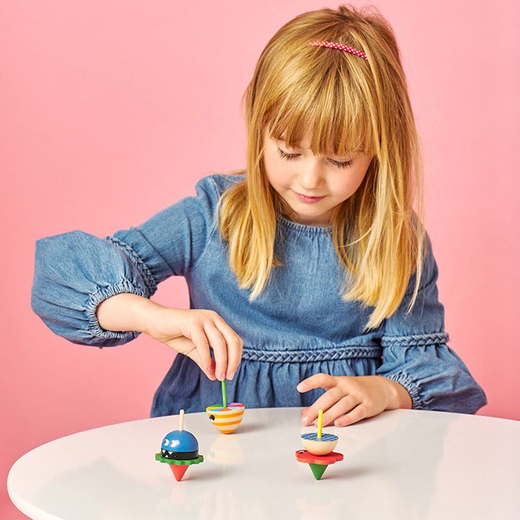 Kikkerland Kidoki Kreisel Monster Spielzeug sortiert
