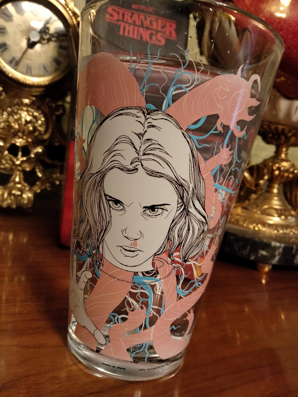 Paladone Drinkware Stranger Things Eleven Trinkglas Farbwechsel 450ml