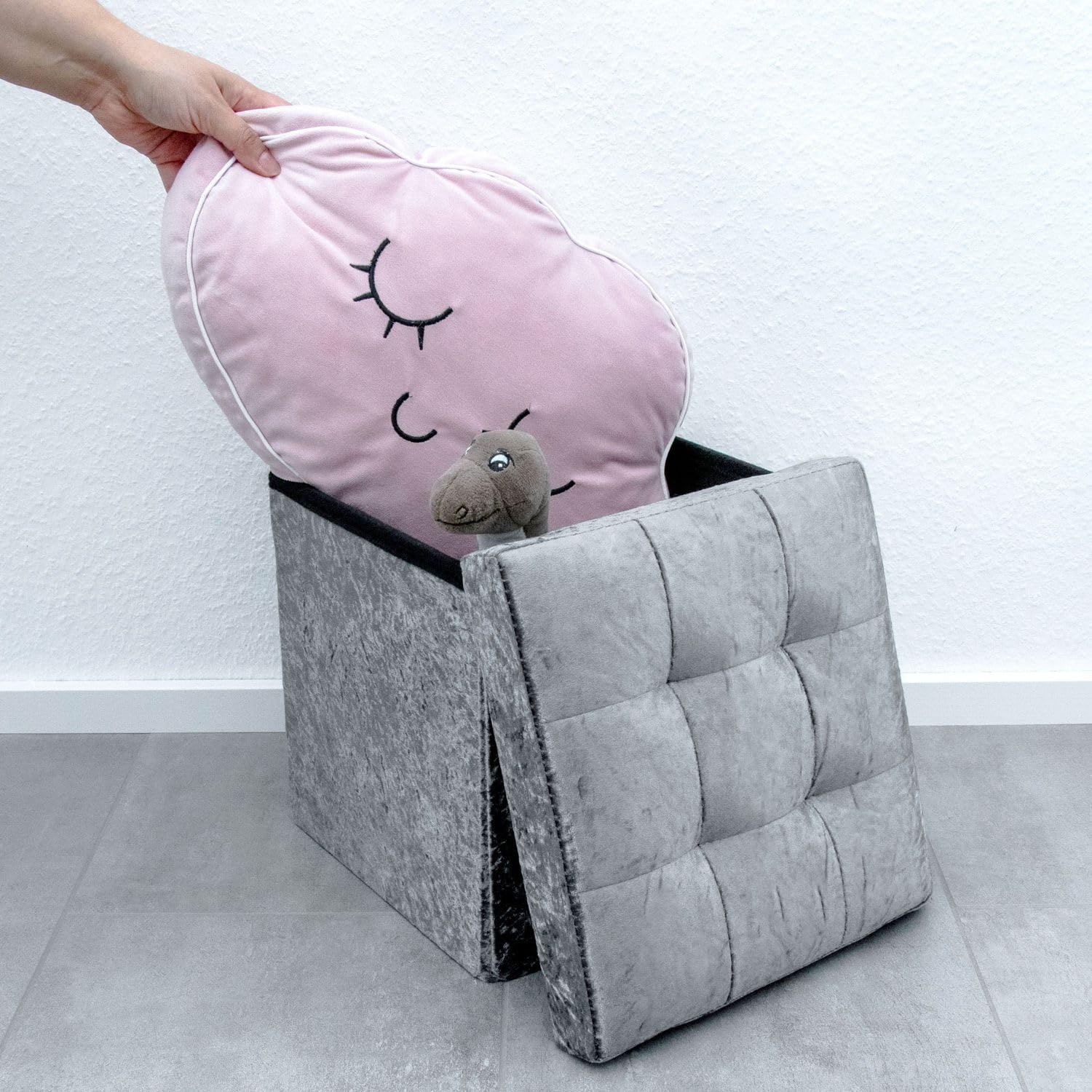 Intirilife Sitzhocker Sitzwürfel Samt Grau 38x38x38 cm Stauraum