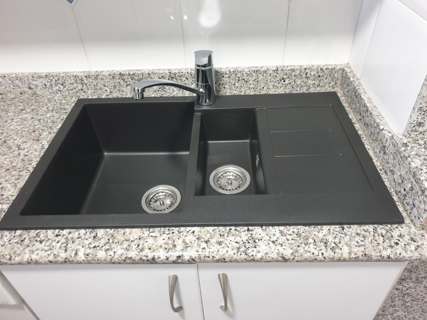 vidaXL Doppelbecken Granitspüle Schwarz 80x50cm hitzebeständig