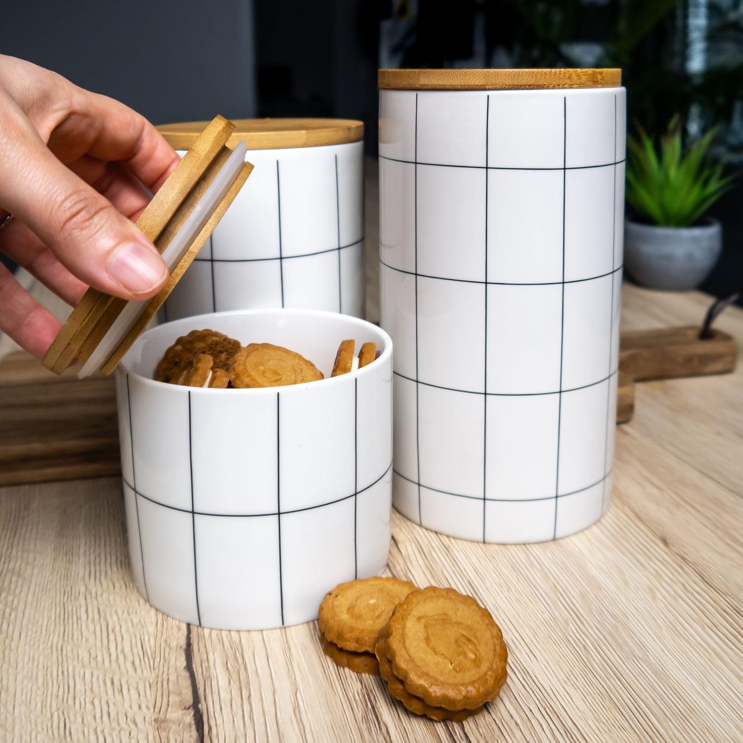 Intirilife Vorratsdose Keramik M 700 ml Holzdeckel Weiß