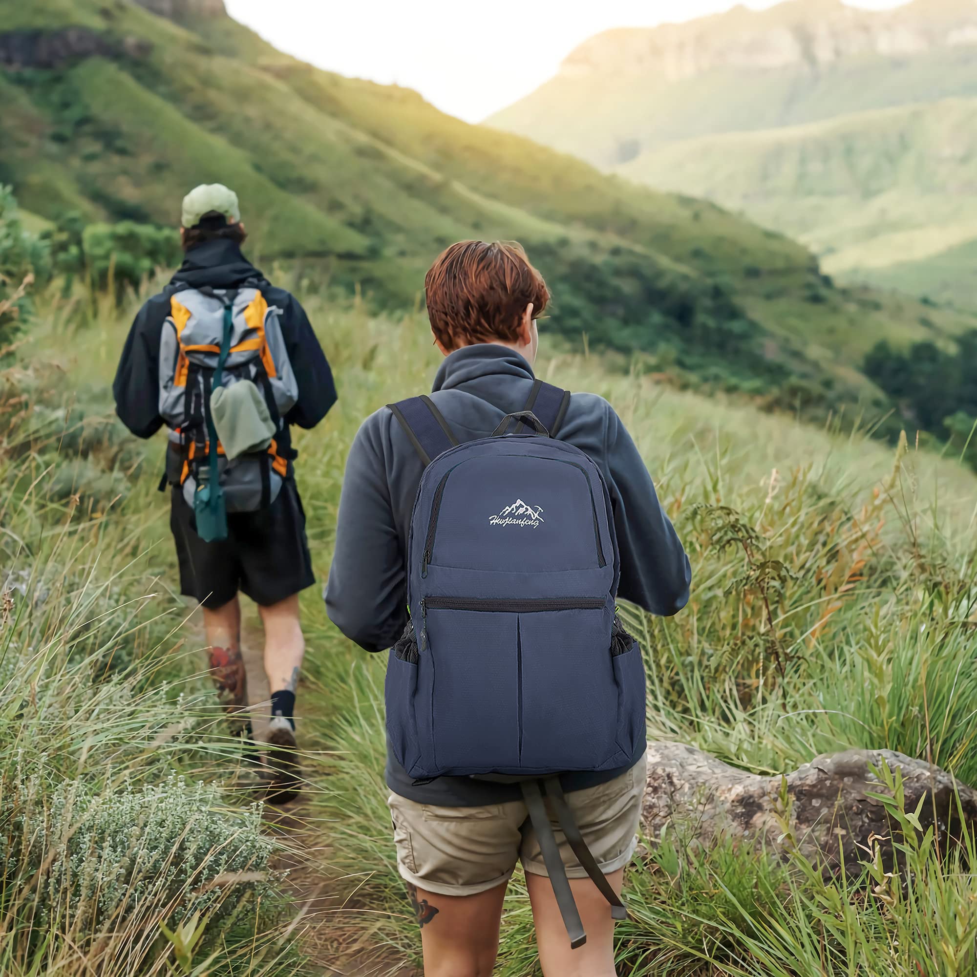 Intirilife Rucksack faltbar 36L Daypack dunkelblau ultraleicht