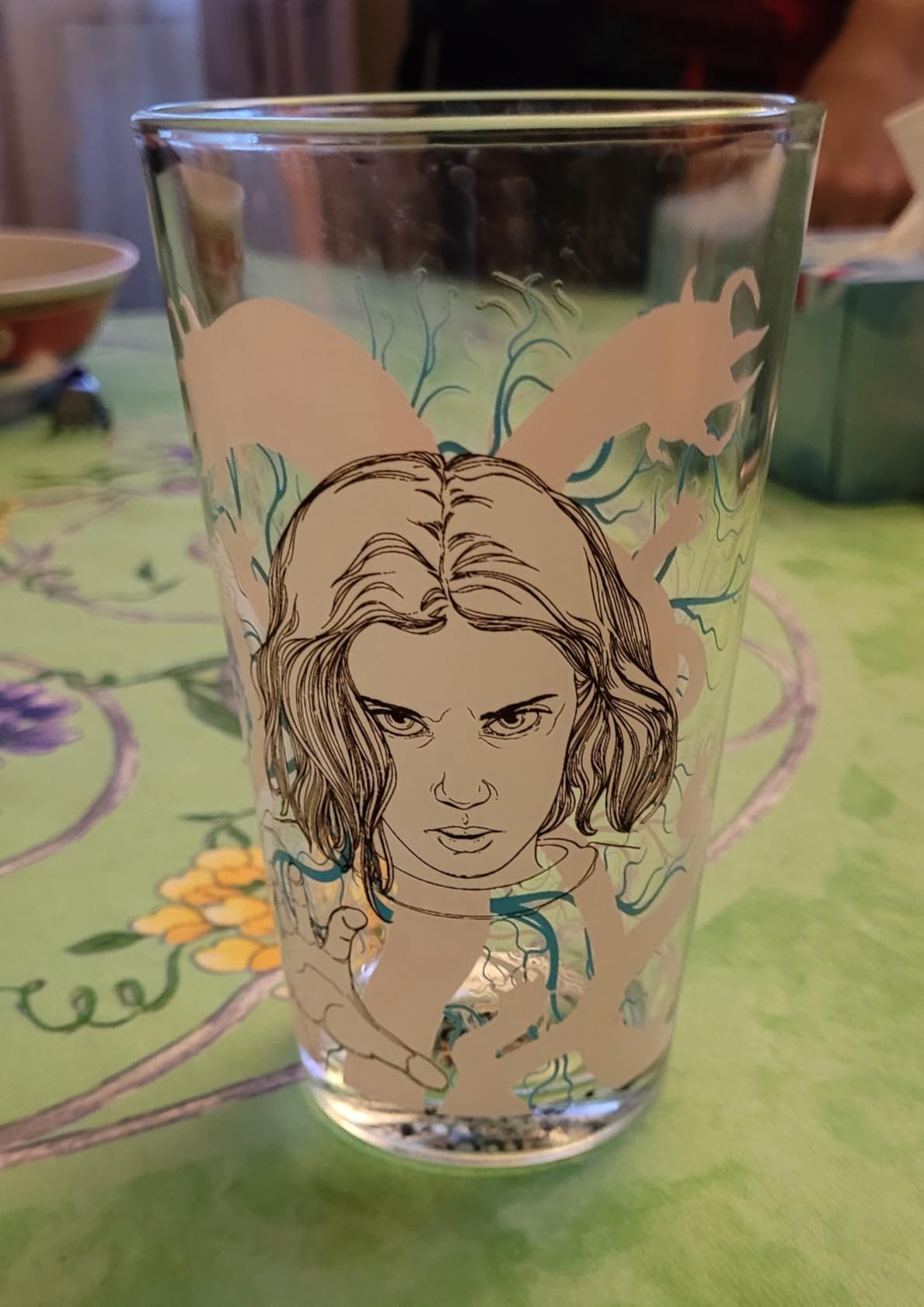 Paladone Drinkware Stranger Things Eleven Trinkglas Farbwechsel 450ml