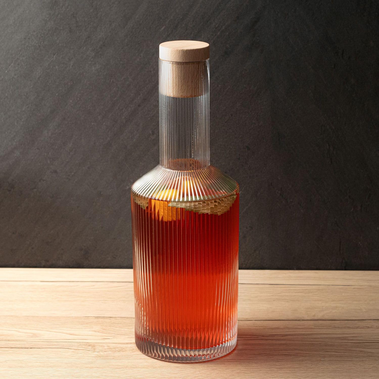 Intirilife Glaskaraffe Goldrand 1,7L Korken Wasserkaraffe