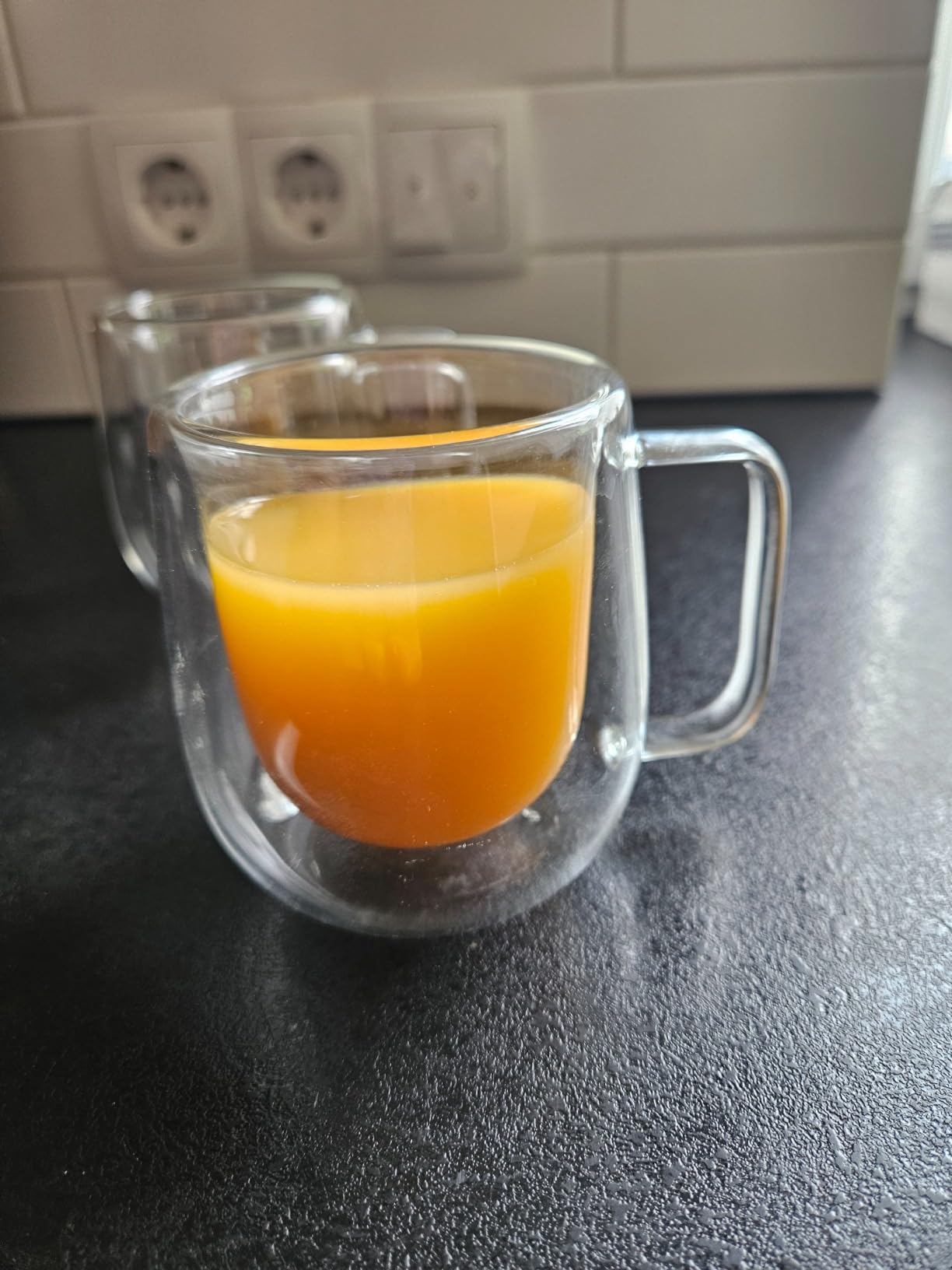 Intirilife Thermo-Gläser doppelwandig 150 ml 2 Stück mit Henkel