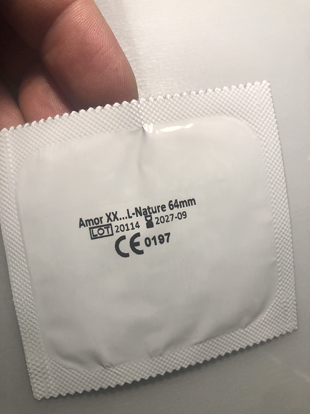 EIS Kondome 64 mm gefühlsecht 50 Stück XXL-Pack