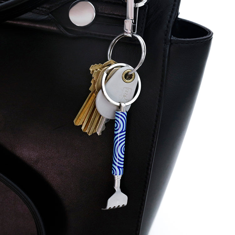 Kikkerland Home Keychain Pattern Mini Rückenkratzer Edelstahl