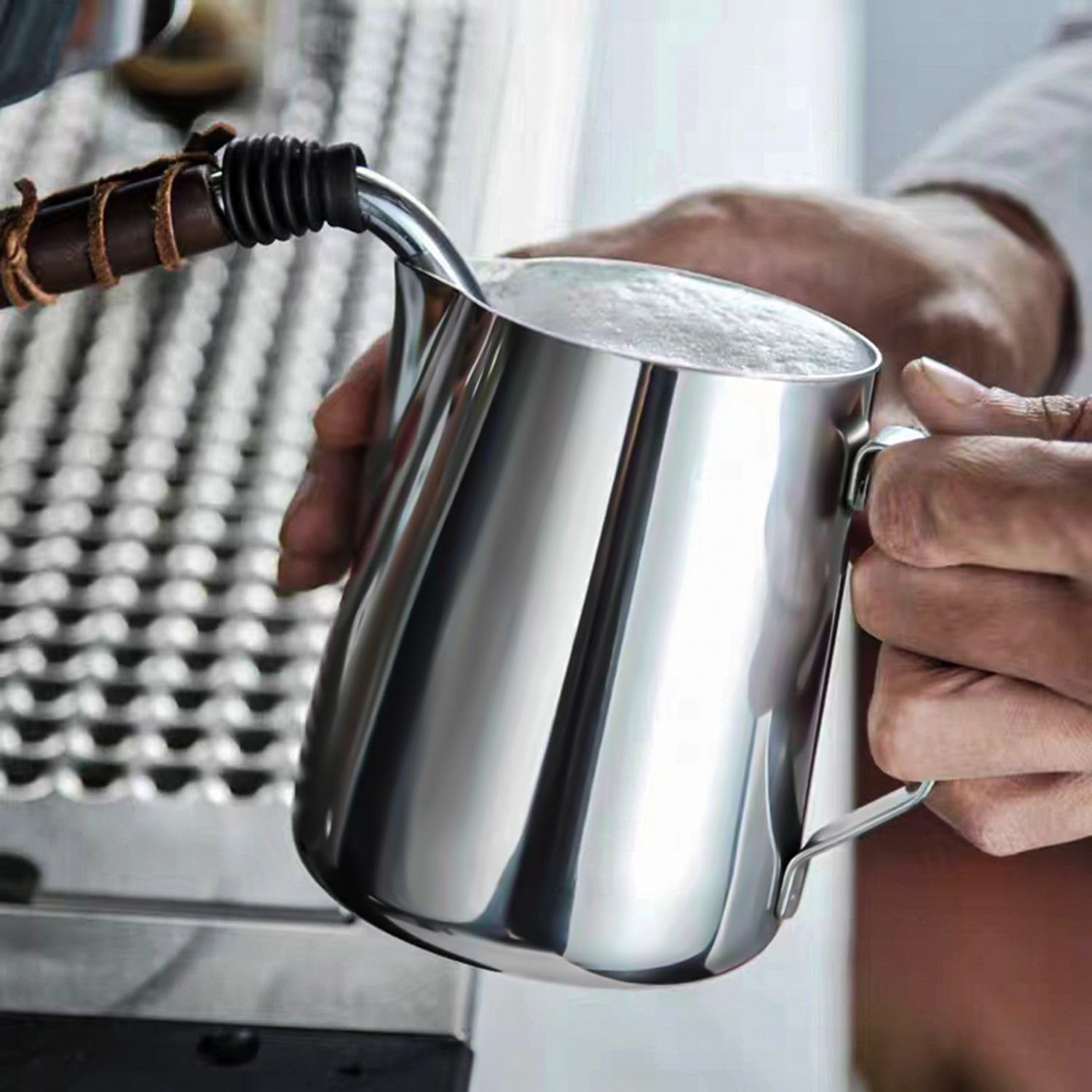 Intirilife Milchkännchen Edelstahl 350 ml Barista Krug