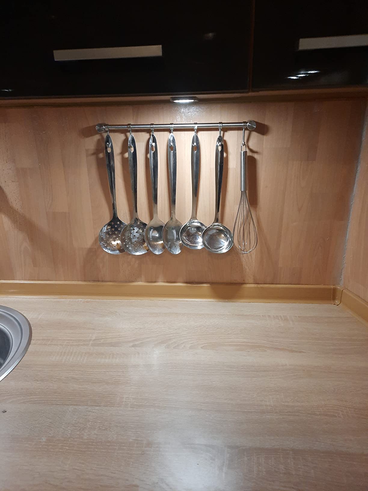 Intirilife Hängeleiste 52,6 cm Küchenreling 10 Haken