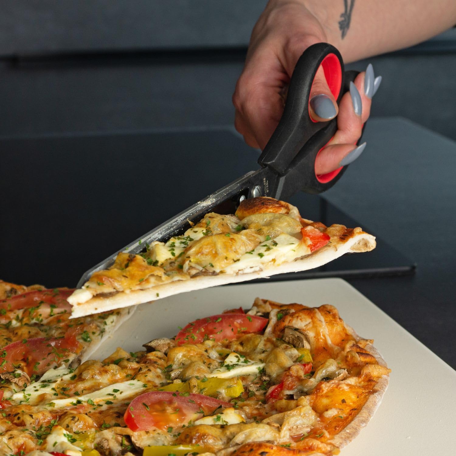 Intirilife 2 in 1 Pizzaschere Edelstahl 27,5 cm mit Heber