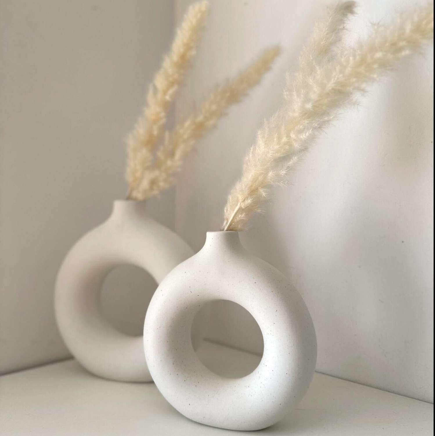 Intirilife Vasen Set 2-teilig Weiß Keramik rund Donut 23 cm