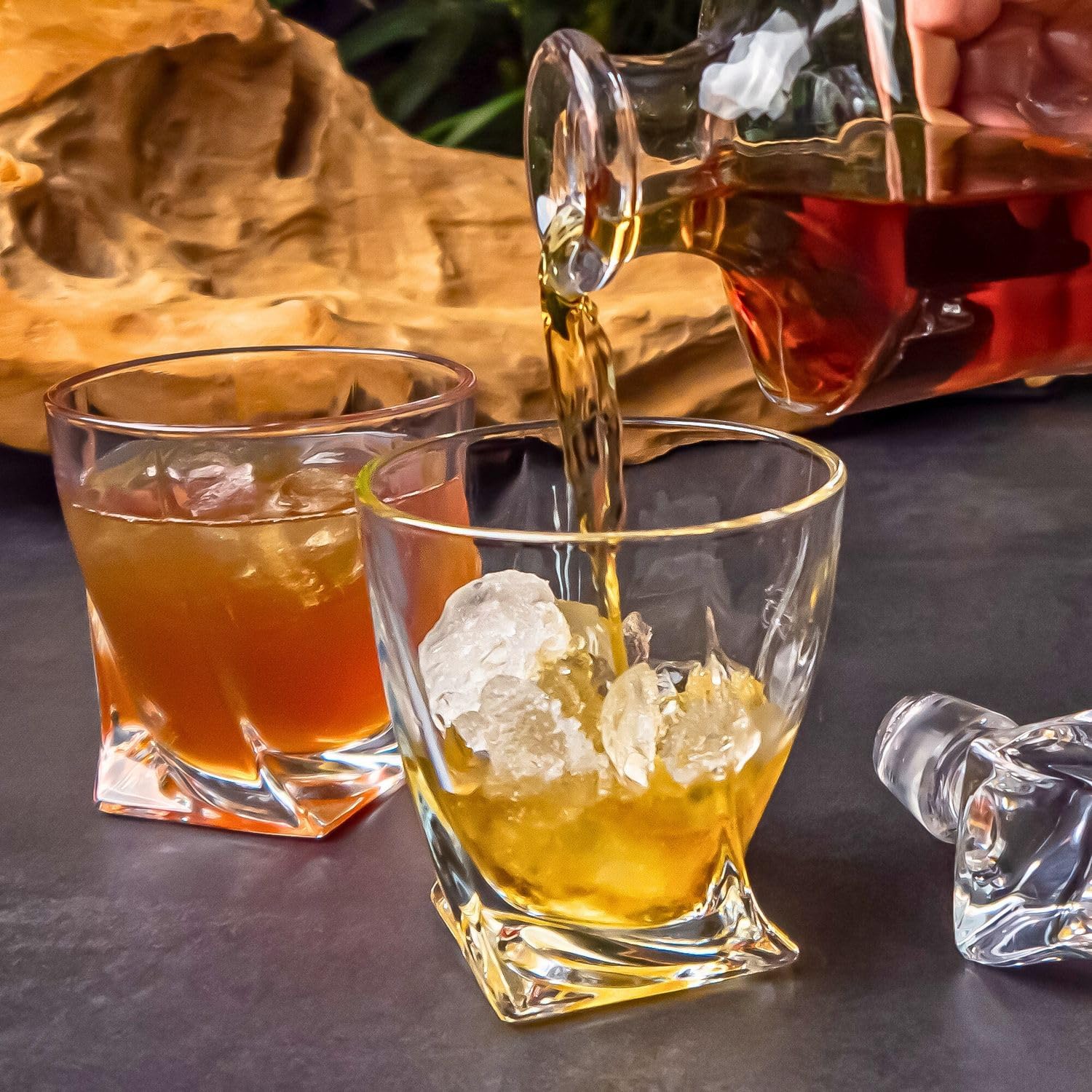 Intirilife Whisky Gläser Set Twisted 2 Stück 260 ml Kristall