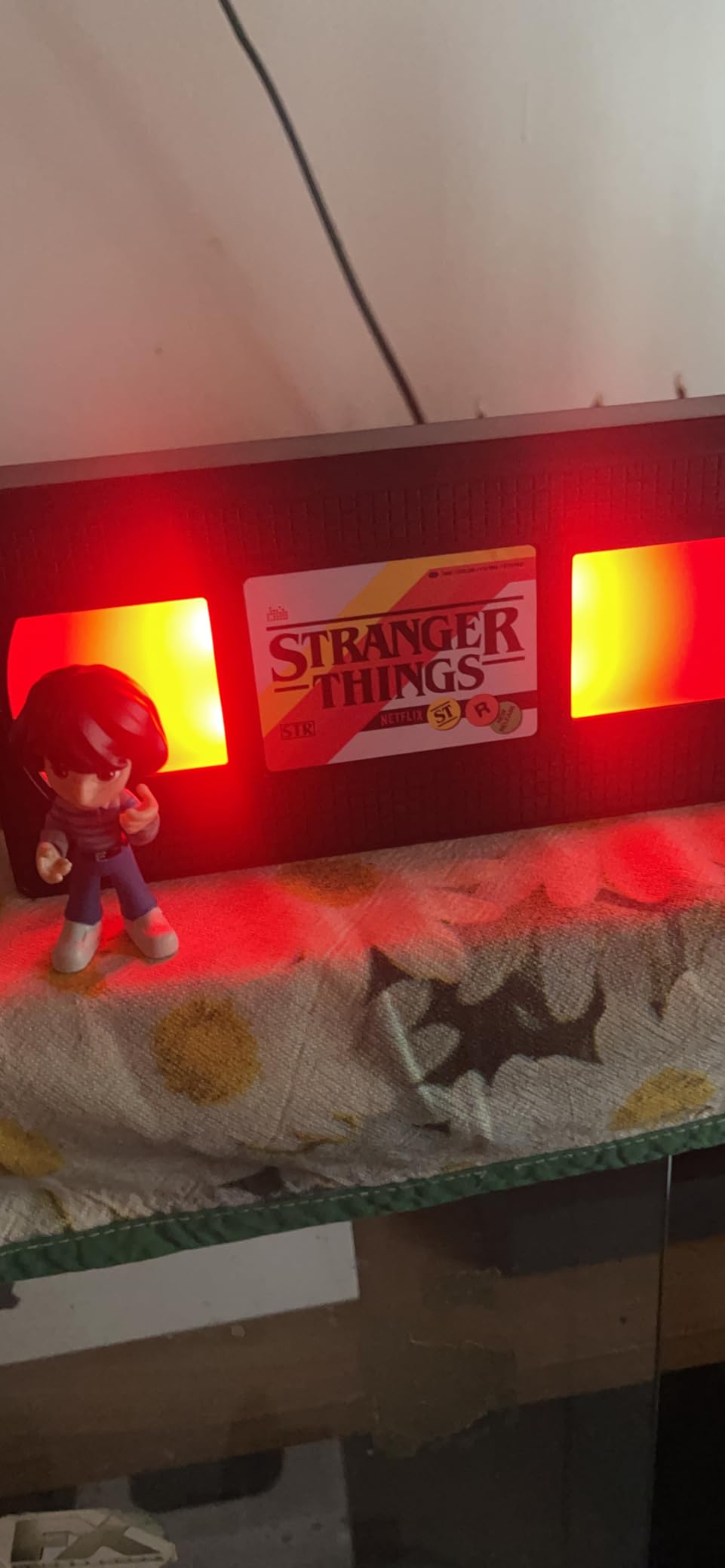 Paladone Stranger Things VHS Logo Light Lampe rot