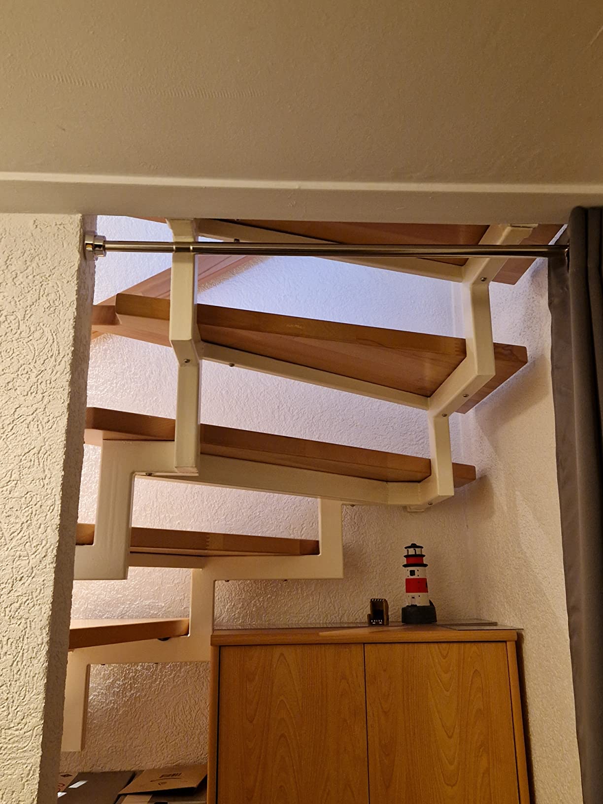 Intirilife Teleskopstange 120-227 cm Silber Edelstahl ohne Bohren