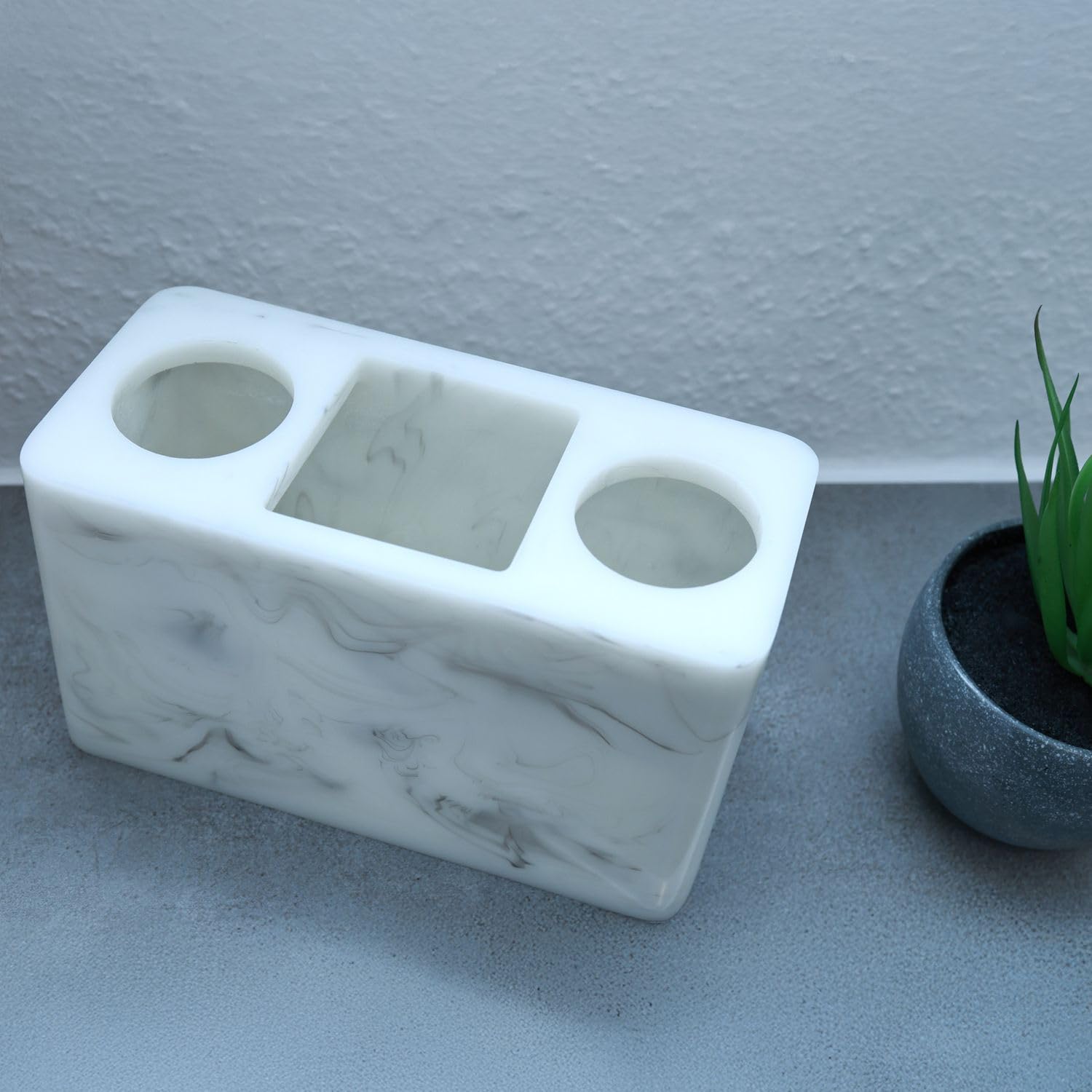 Intirilife Zahnbürstenhalter Marmor weiß Resin mit Fächern