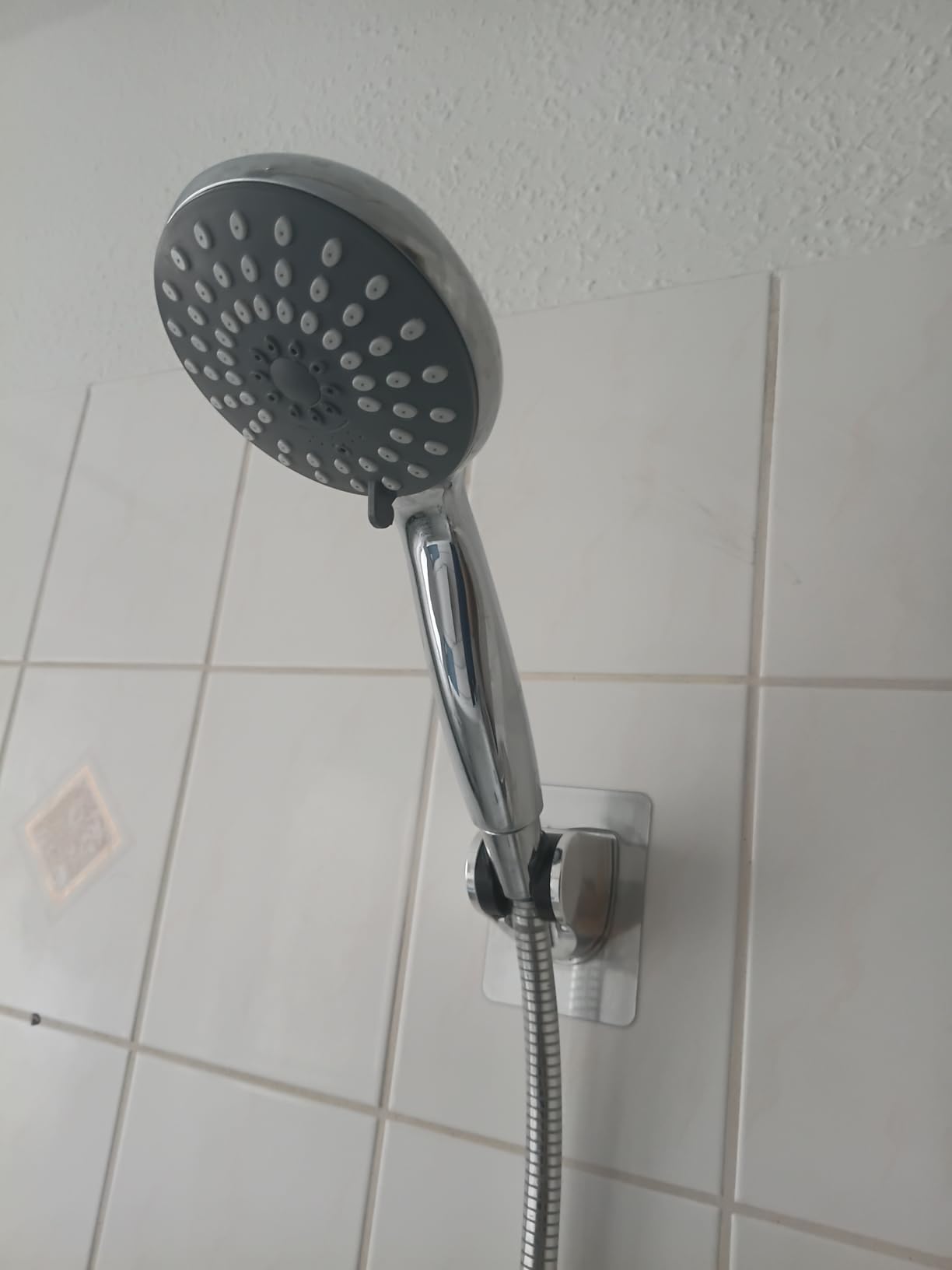 Intirilife Handbrause Halterung Chrom ohne Bohren verstellbar