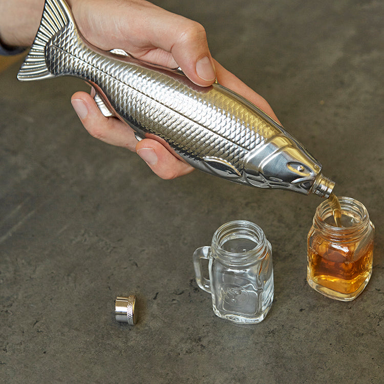 Kikkerland Kitchen Fish Flask Flachmann Edelstahl Fisch