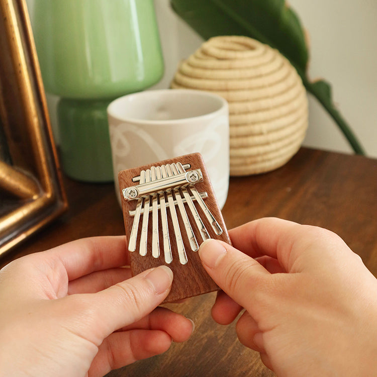 Kikkerland Play Kalimba Daumenklavier 8 Tasten Sapele Holz