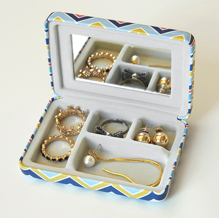 Kikkerland Home Portable Striped Jewelry Case Schmucketui gestreift