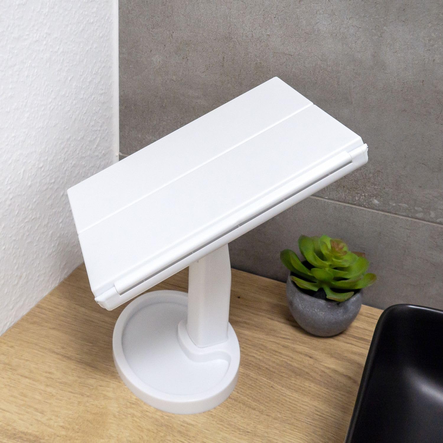 Intirilife Schminkspiegel LED Weiß 1X/2X/3X Klappbar USB