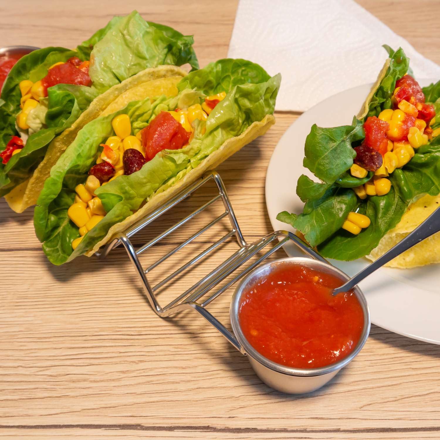Intirilife Taco Halter Edelstahl für 3 Tacos mit Dipschalen
