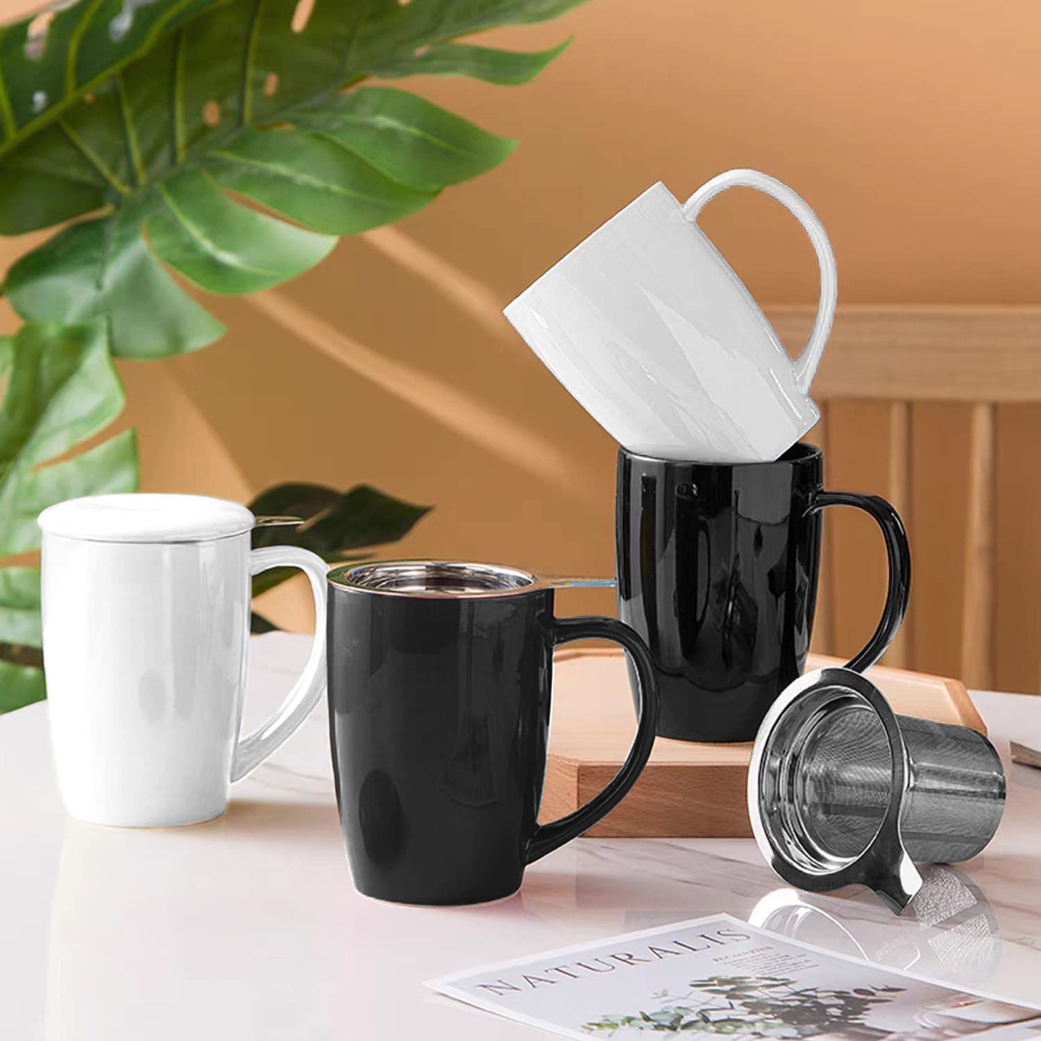 Intirilife Porzellan Teetasse Kaffeetasse schwarz 350 ml mit Sieb