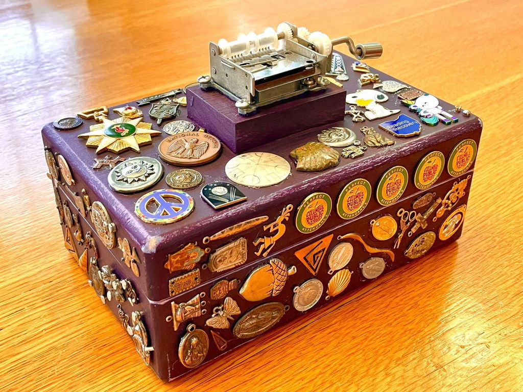 KIKKERLAND Crafters Make Your Own Music Box Spieluhr DIY-Kit