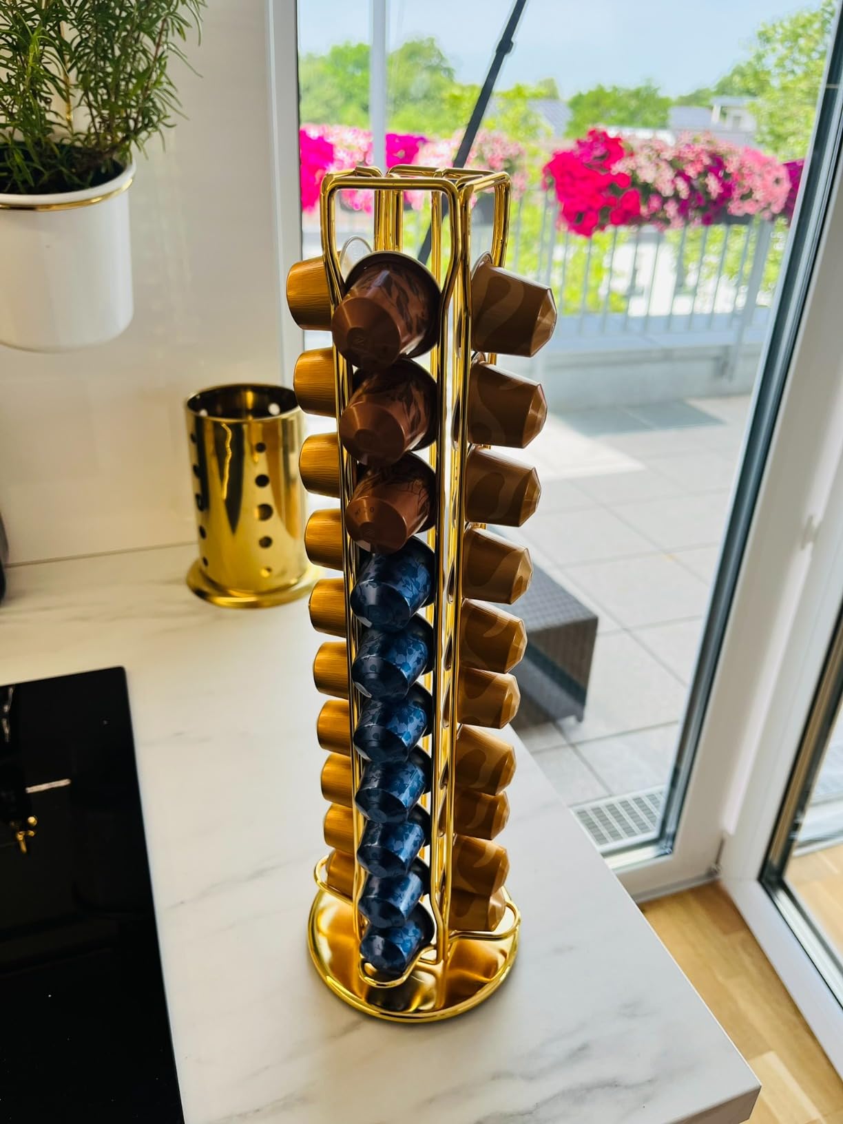 Intirilife Kapselhalter Gold 40 Nespresso Kapseln Eisen drehbar