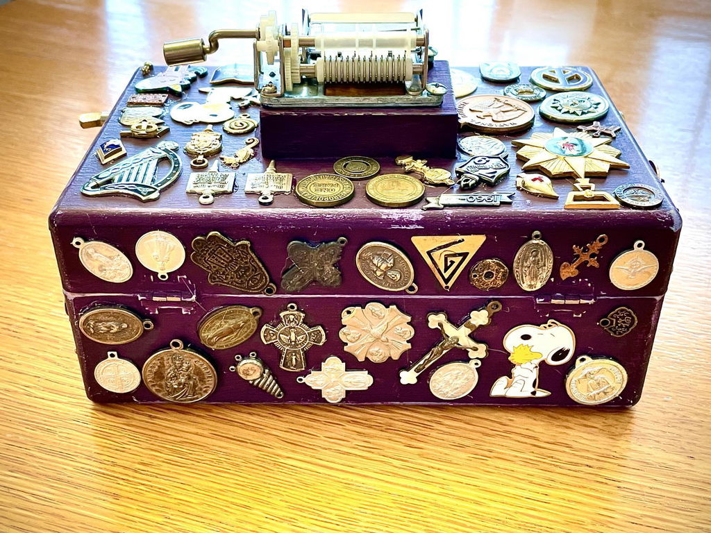 KIKKERLAND Crafters Make Your Own Music Box Spieluhr DIY-Kit
