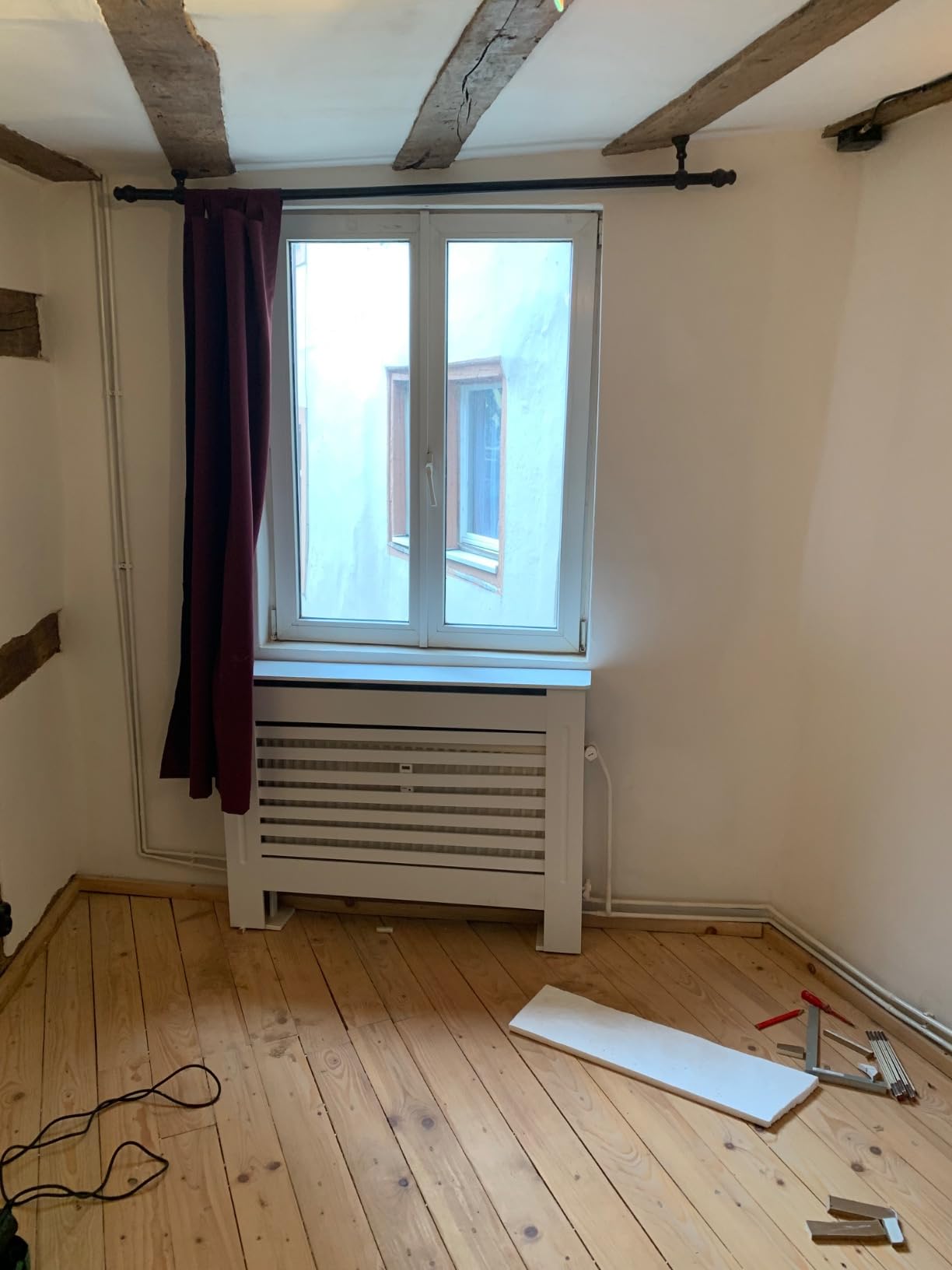 vidaXL Heimwerkerbedarf Heizkörperabdeckung 112 cm Weiß MDF